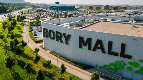 Nová významná akvizice ZFP realitního fondu: Bory Mall v Bratislavě